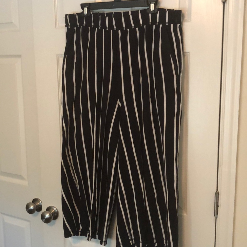 Black and Eileen Fisher Kulaks